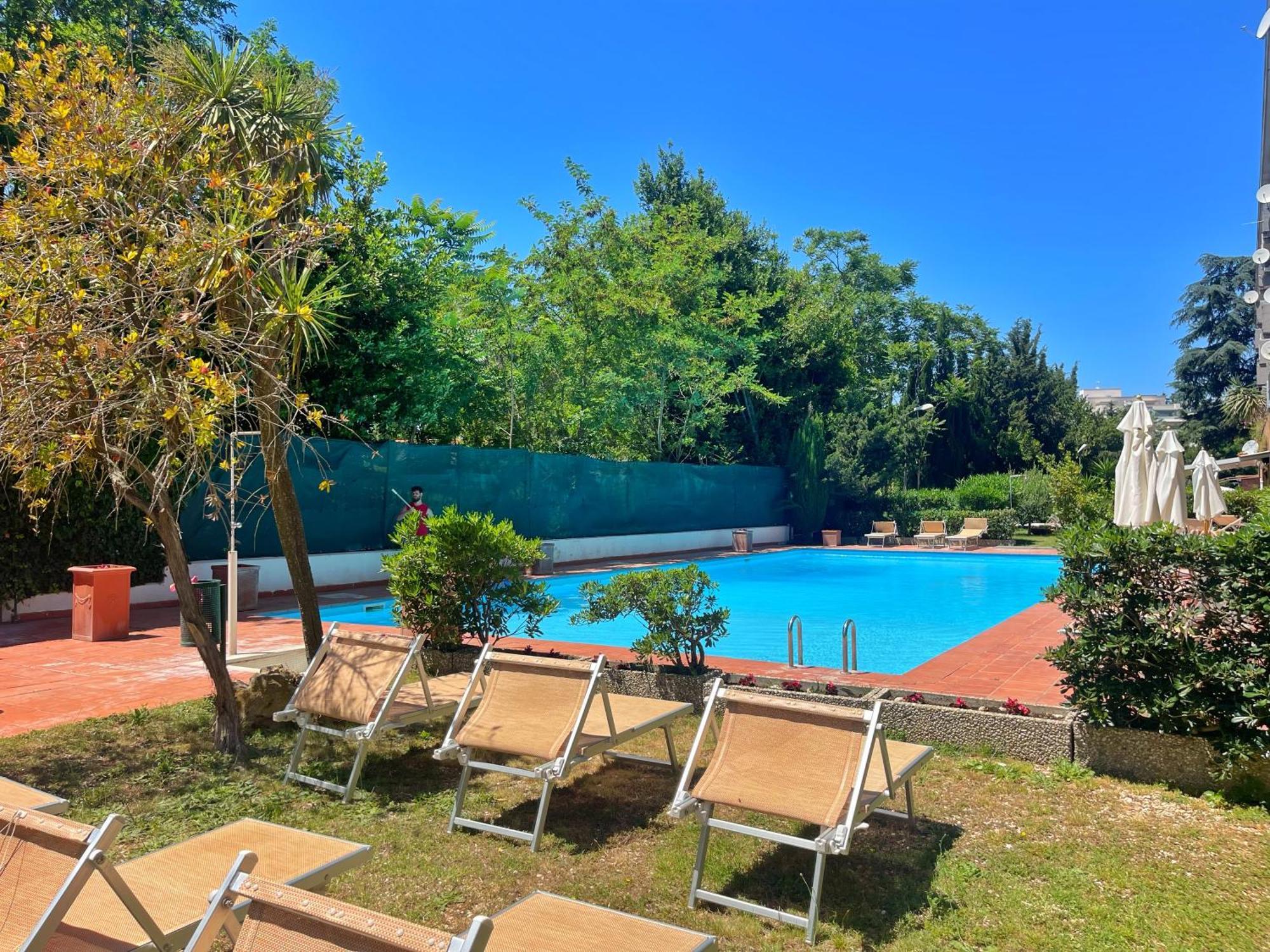 Modern Apartment 10 Min Vatican Parking&Pool Rome Buitenkant foto